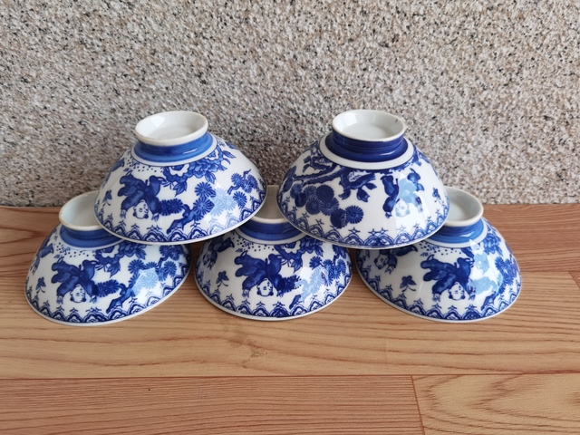 古玩陶瓷嬰戲紋青花小碗拍賣，當(dāng)前價(jià)格398元