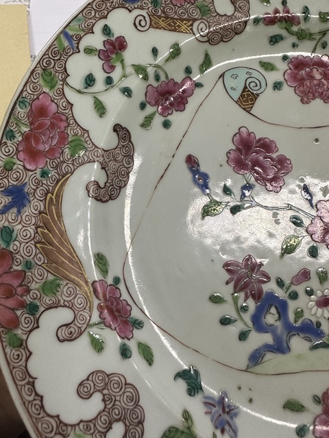 古玩陶瓷雍正粉彩花卉紋折沿盤拍賣,當前價格6500元