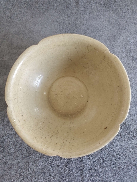 古玩陶瓷青瓷花口碗拍賣,當前價格2800元