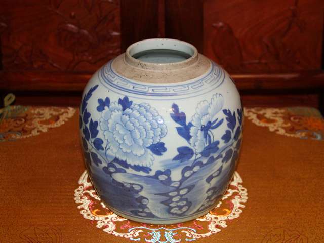 古玩陶瓷清中期?青花洞石牡丹紋罐（全品）拍賣，當前價格2588元