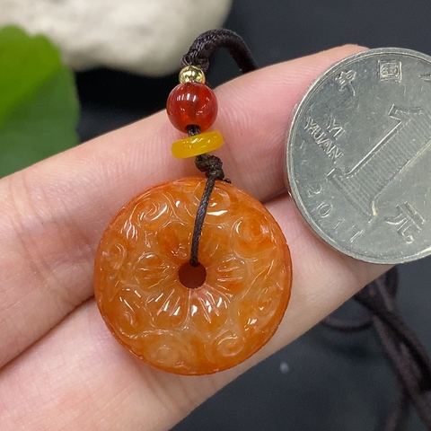 古玩玉器284翡翠平安扣掛件 配珠非A 貨品總重約8g 配證書拍賣,當前價格280元