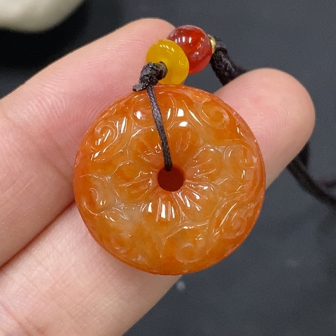 古玩玉器284翡翠平安扣掛件 配珠非A 貨品總重約8g 配證書拍賣,當前價格280元