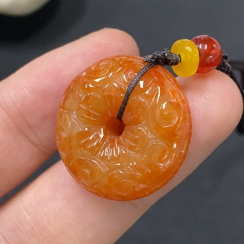 古玩玉器284翡翠平安扣掛件 配珠非A 貨品總重約8g 配證書拍賣,當前價格280元