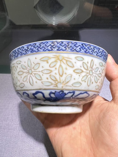 古玩陶瓷光緒·青花描金團鶴暗八仙紋碗真品鑒賞圖
