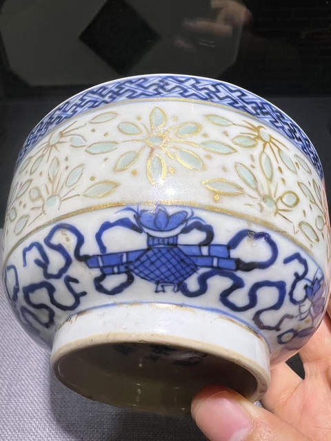 古玩陶瓷光緒·青花描金團鶴暗八仙紋碗真品鑒賞圖