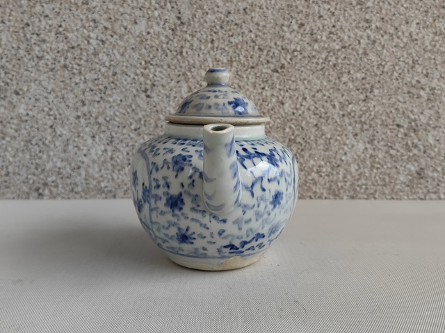 古玩陶瓷青花執(zhí)壺拍賣,當前價格1200元
