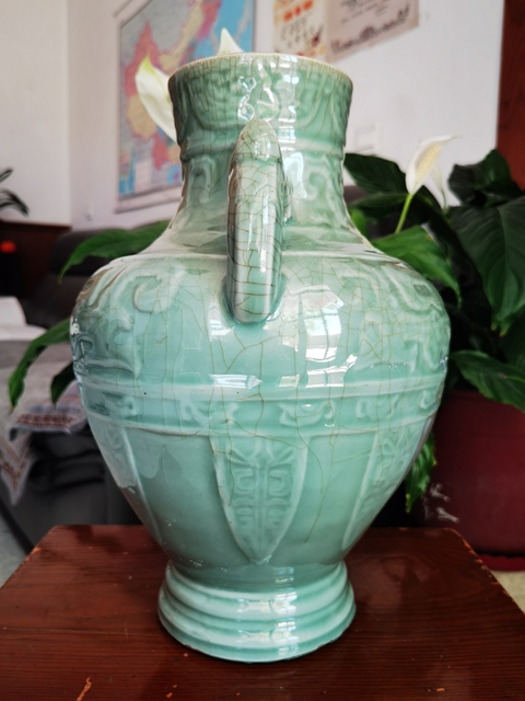 古玩陶瓷民國龍泉青釉饕餮紋獸耳尊拍賣，當前價格16000元