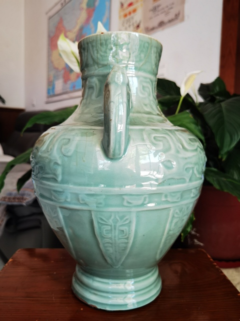 古玩陶瓷民國龍泉青釉饕餮紋獸耳尊拍賣，當前價格16000元