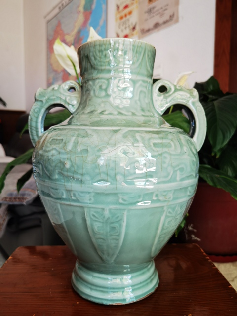 古玩陶瓷民國龍泉青釉饕餮紋獸耳尊拍賣，當前價格16000元