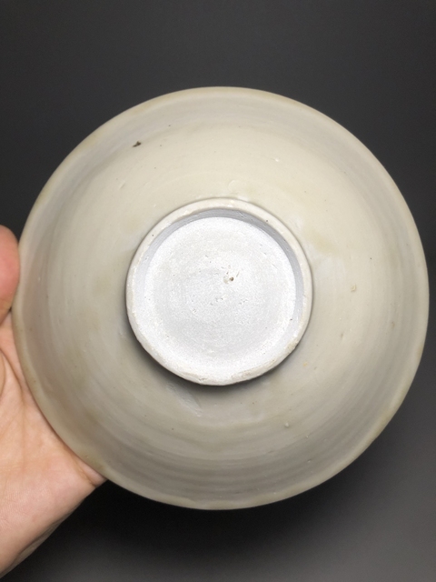 古玩陶瓷宋代·青釉刻花紋碗真品鑒賞圖
