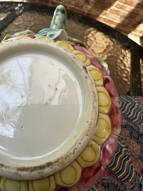 古玩陶瓷雍正粉彩花卉蓮瓣堆塑執壺拍賣,當前價格5555元