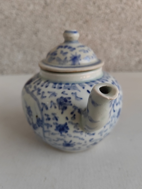 古玩陶瓷青花執(zhí)壺拍賣,當前價格1200元