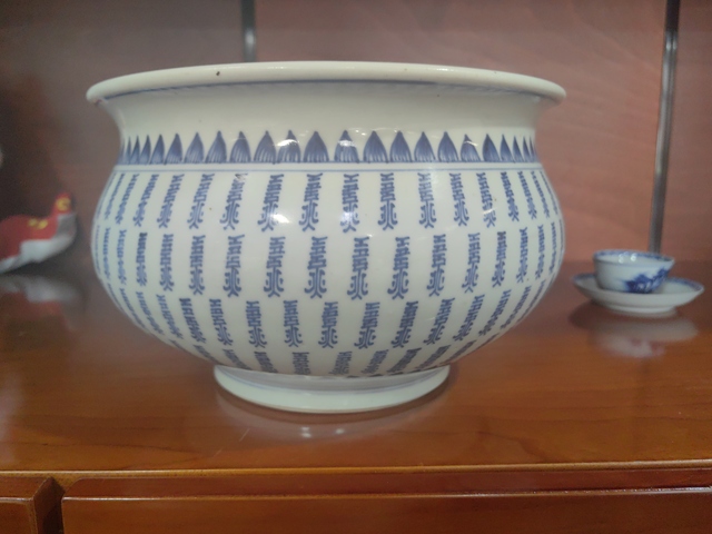 古玩陶瓷青花百壽紋香爐拍賣,當前價格10000元