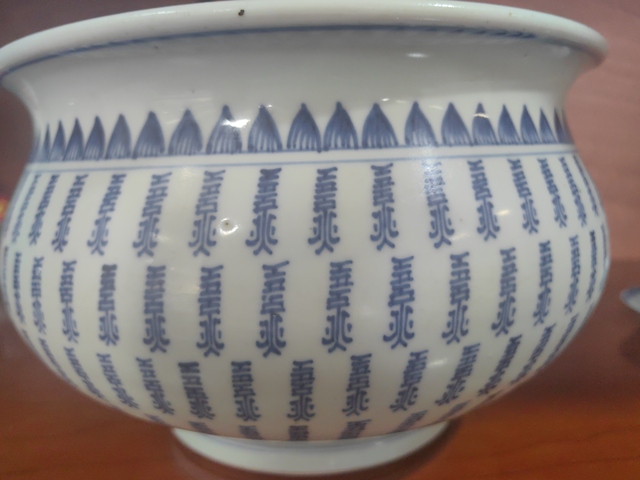 古玩陶瓷青花百壽紋香爐拍賣,當前價格10000元