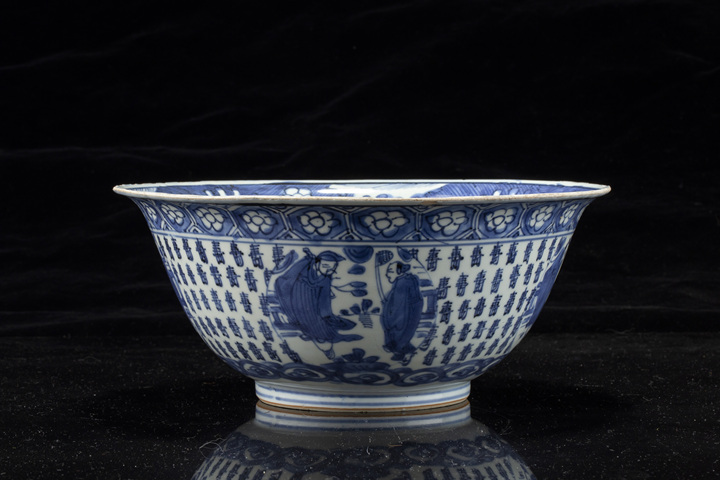 古玩陶瓷明末清初·青花壽字開窗八仙祝壽紋碗
真品鑒賞圖