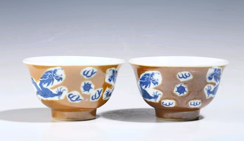 古玩陶瓷一對紫金釉青花五爪龍紋茶碗拍賣，當(dāng)前價格1200元