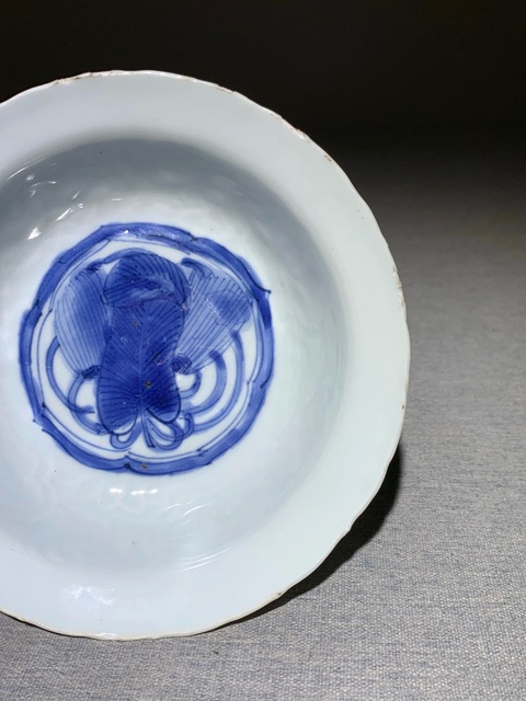 古玩陶瓷暗八仙青花盤真品鑒賞圖