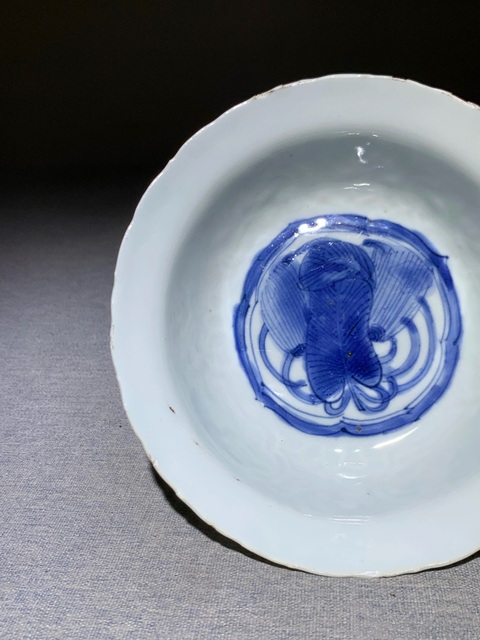 古玩陶瓷暗八仙青花盤真品鑒賞圖