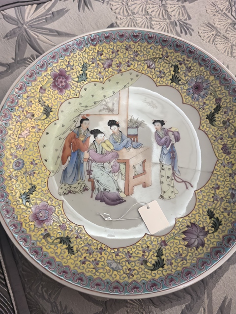 古玩陶瓷粉彩開窗人物故事雙底大盤真品鑒賞圖
