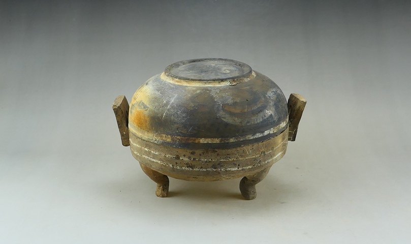 古玩陶瓷漢.灰陶彩繪鼎(館藏級)拍賣,當前價格1980元