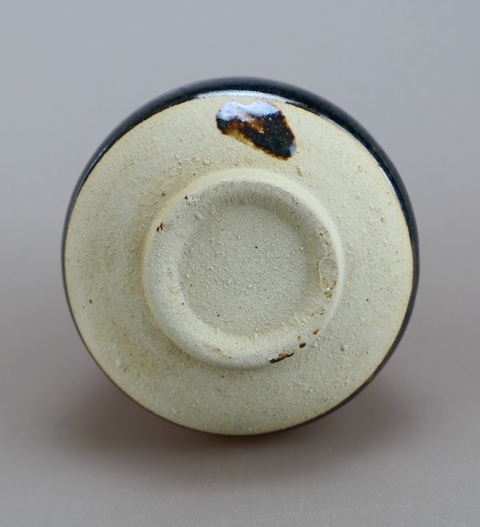 古玩陶瓷黑釉雞心罐真品鑒賞圖