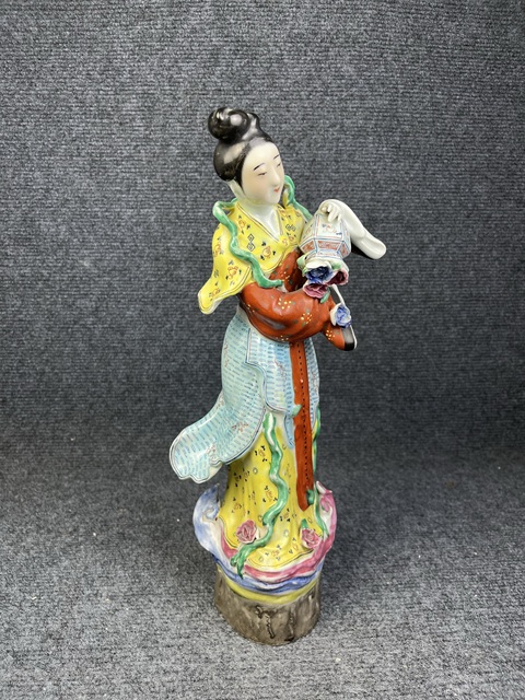 古玩陶瓷粉彩天女散花塑像拍賣,當(dāng)前價(jià)格2688元