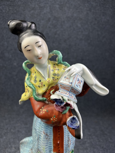 古玩陶瓷粉彩天女散花塑像拍賣,當(dāng)前價(jià)格2688元