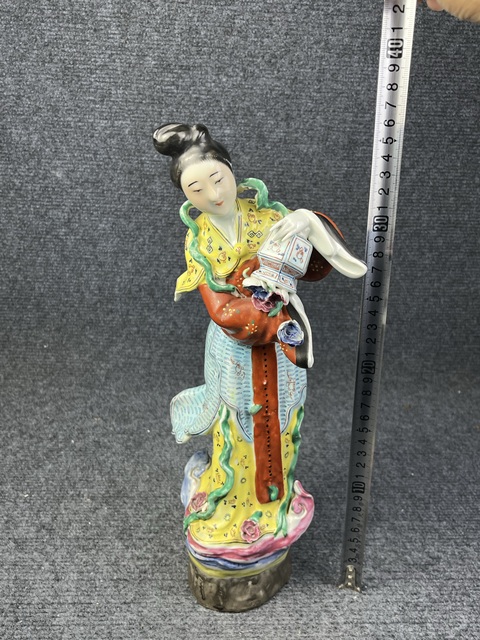 古玩陶瓷粉彩天女散花塑像拍賣,當(dāng)前價(jià)格2688元