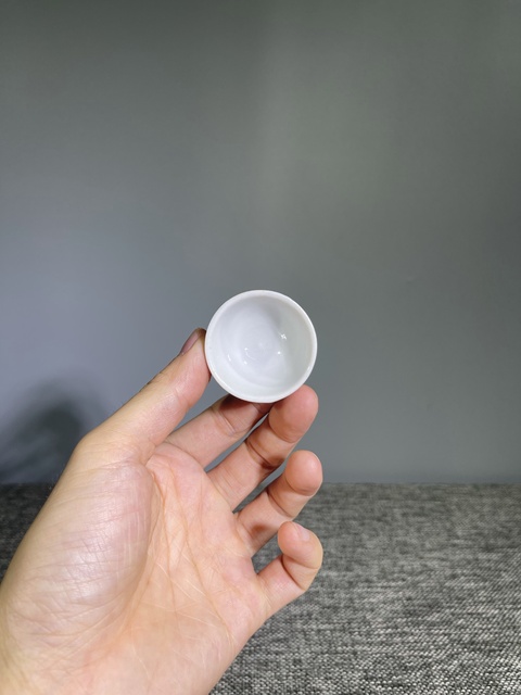 古玩陶瓷清晚期.白釉描金蘭草紋小杯子(不貪杯)拍賣,當前價格0元