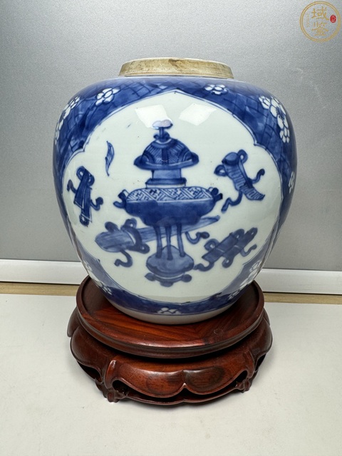 古玩陶瓷清早·青花冰梅開窗博古紋罐真品鑒賞圖