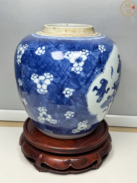 古玩陶瓷清早·青花冰梅開窗博古紋罐真品鑒賞圖