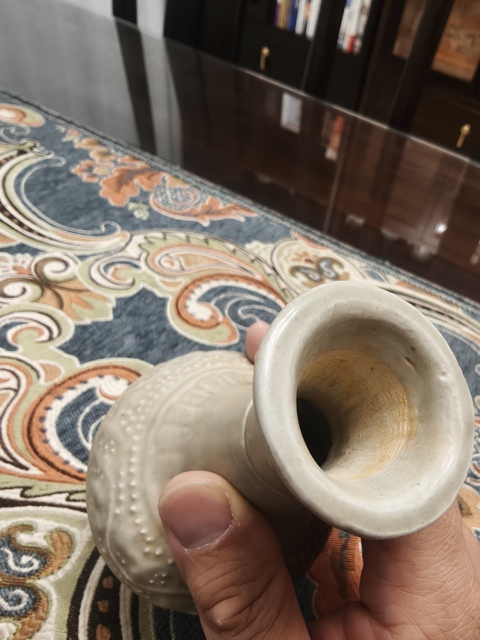 古玩陶瓷青白釉花卉紋盤(pán)口瓶真品鑒賞圖