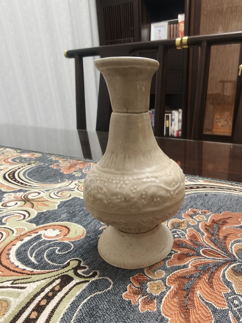 古玩陶瓷青白釉花卉紋盤(pán)口瓶真品鑒賞圖