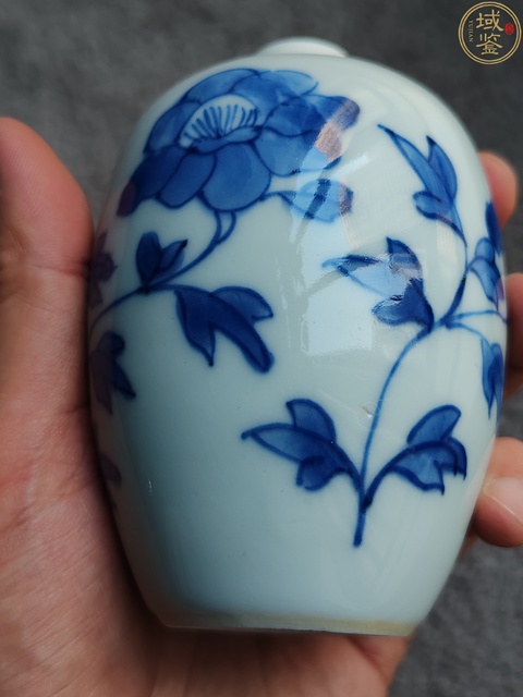 古玩陶瓷青花折技花卉罐真品鑒賞圖