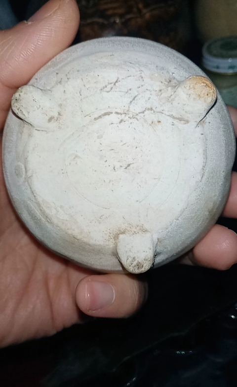 古玩陶瓷白釉三足爐真品鑒賞圖