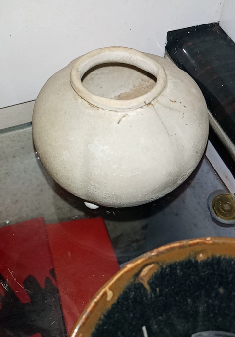 古玩陶瓷白釉三足爐真品鑒賞圖