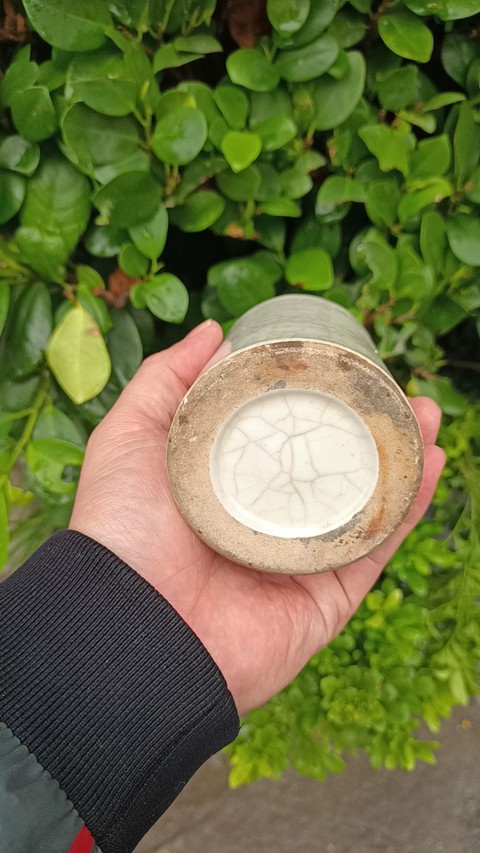 古玩陶瓷【無托實拍】哥釉筆筒拍賣,當(dāng)前價格500元