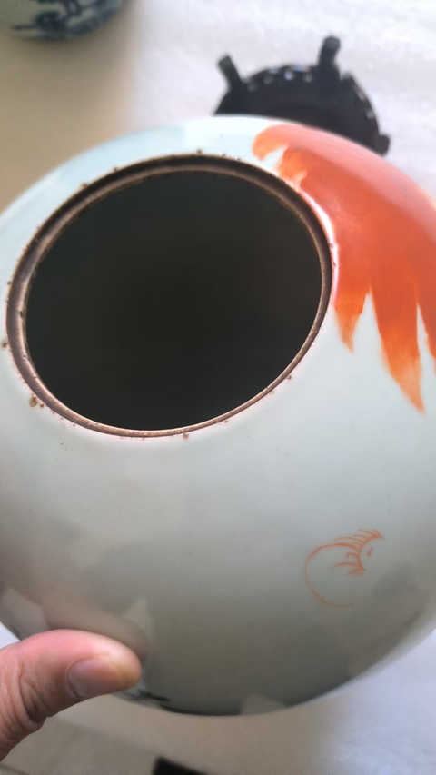 古玩陶瓷礬紅獅紋冬瓜罐真品鑒賞圖