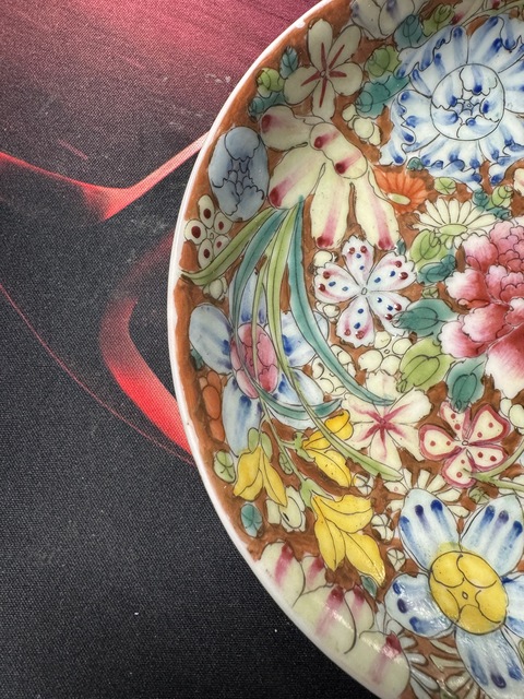 古玩陶瓷百花不落地粉彩盤真品鑒賞圖