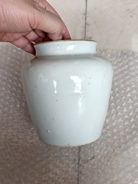 古玩陶瓷晚明白釉罐真品鑒賞圖