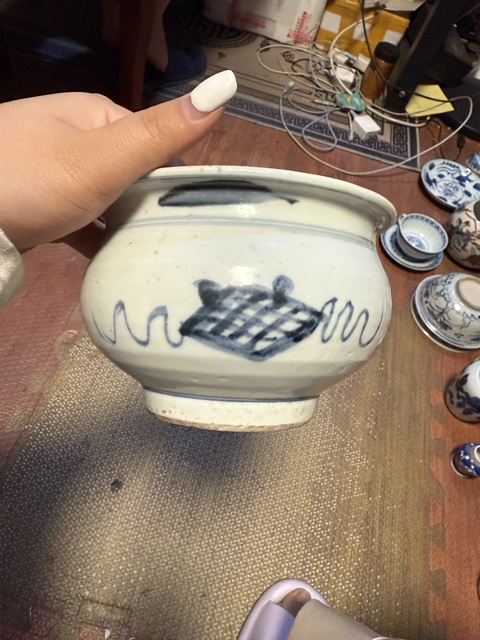 古玩陶瓷博古嬰戲紋青花香爐真品鑒賞圖