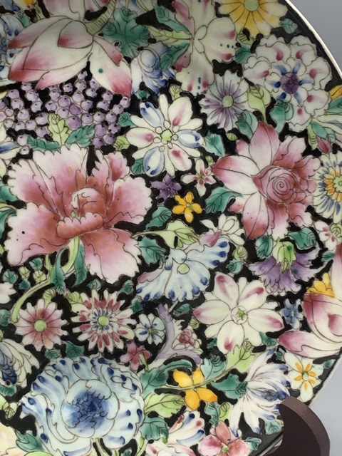 古玩陶瓷百花不落地粉彩盤真品鑒賞圖