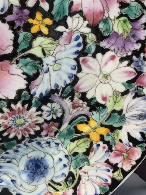 古玩陶瓷百花不落地粉彩盤真品鑒賞圖