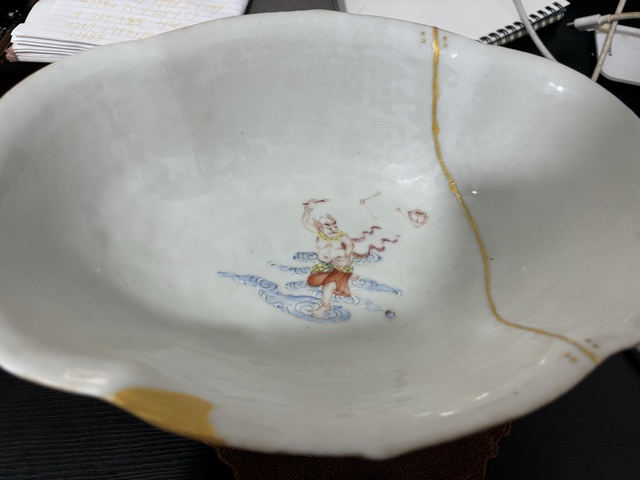 古玩陶瓷三星高照八仙圖粉彩海棠型貢碗真品鑒賞圖