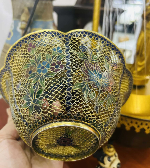 古玩陶瓷脫胎花口碗真品鑒賞圖