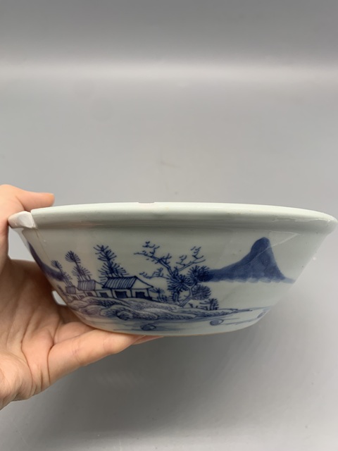 古玩陶瓷清乾隆青花山水花卉紋碗拍賣,當(dāng)前價(jià)格990元