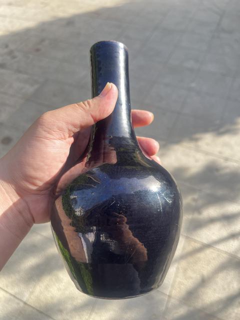 古玩陶瓷茄皮紫釉天球瓶真品鑒賞圖