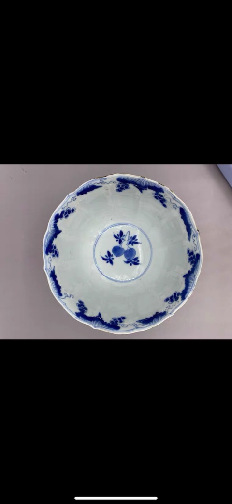 古玩陶瓷清康熙時(shí)期 青花八仙人物瓜棱花口碗拍賣，當(dāng)前價(jià)格13777元