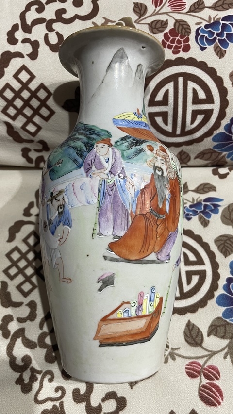 古玩陶瓷粉彩人物瓶真品鑒賞圖