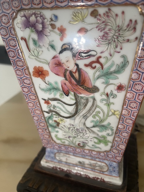 古玩陶瓷粉彩瓶真品鑒賞圖